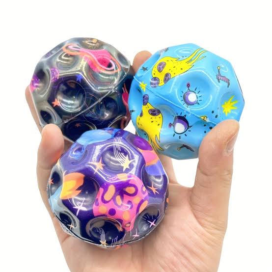 ✨ Moon bouncing ball ✨